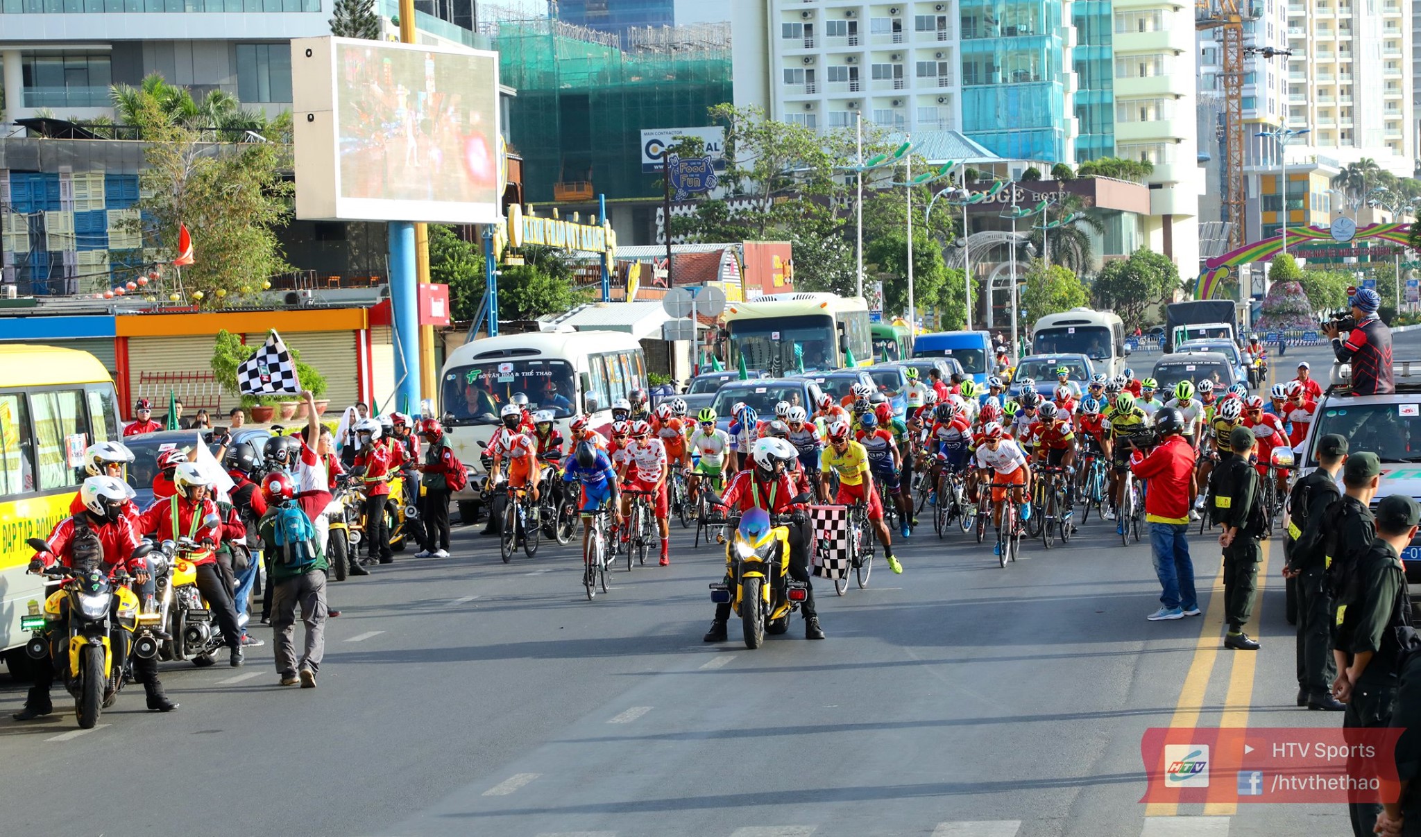 Cyclists race in the 14th stage of the annual HTV Cup organized by Ho Chi Minh City Television, June 3, 2020. Photo: HTV