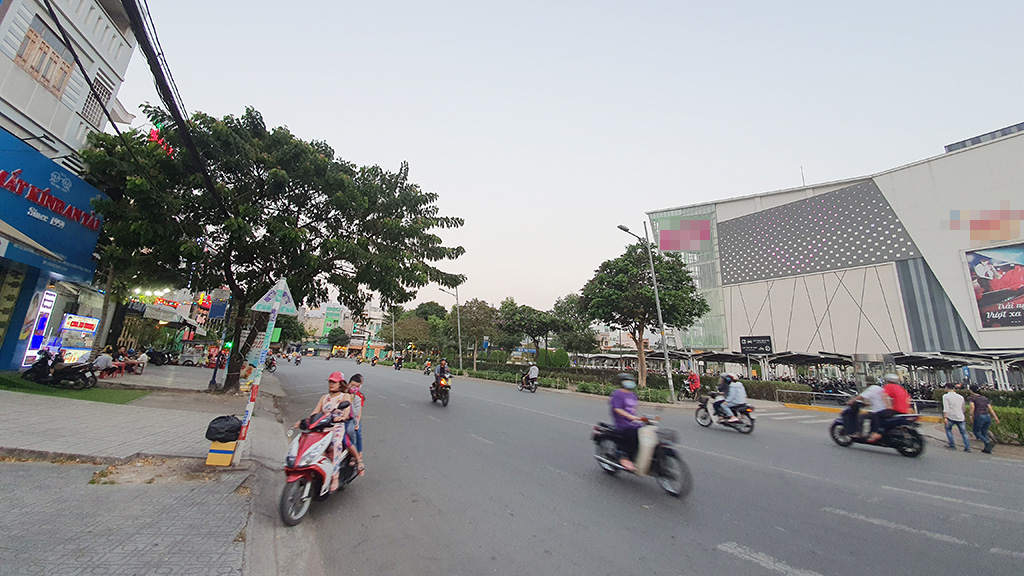A street in Ho Chi Minh City, Vietnam is empty of cars in this file photo. Photo: Manh Dung / Tuoi Tre