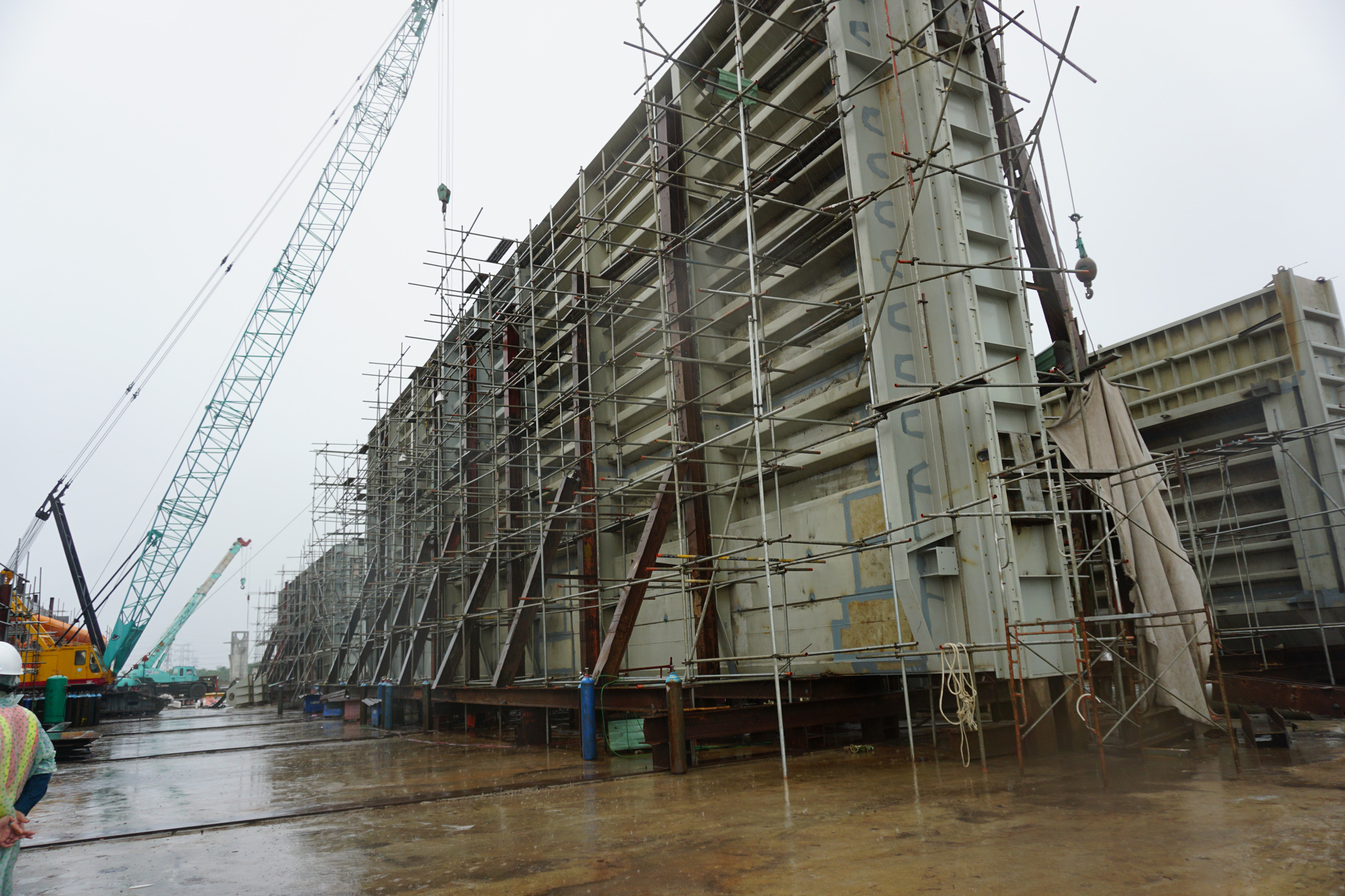 Sluice gates that are part of a VND10 trillion (US$430 million) tidal flood control project in Ho Chi Minh City, Vietnam are seen in this photo taken on June 14, 2020. Photo: Duc Phu / Tuoi Tre