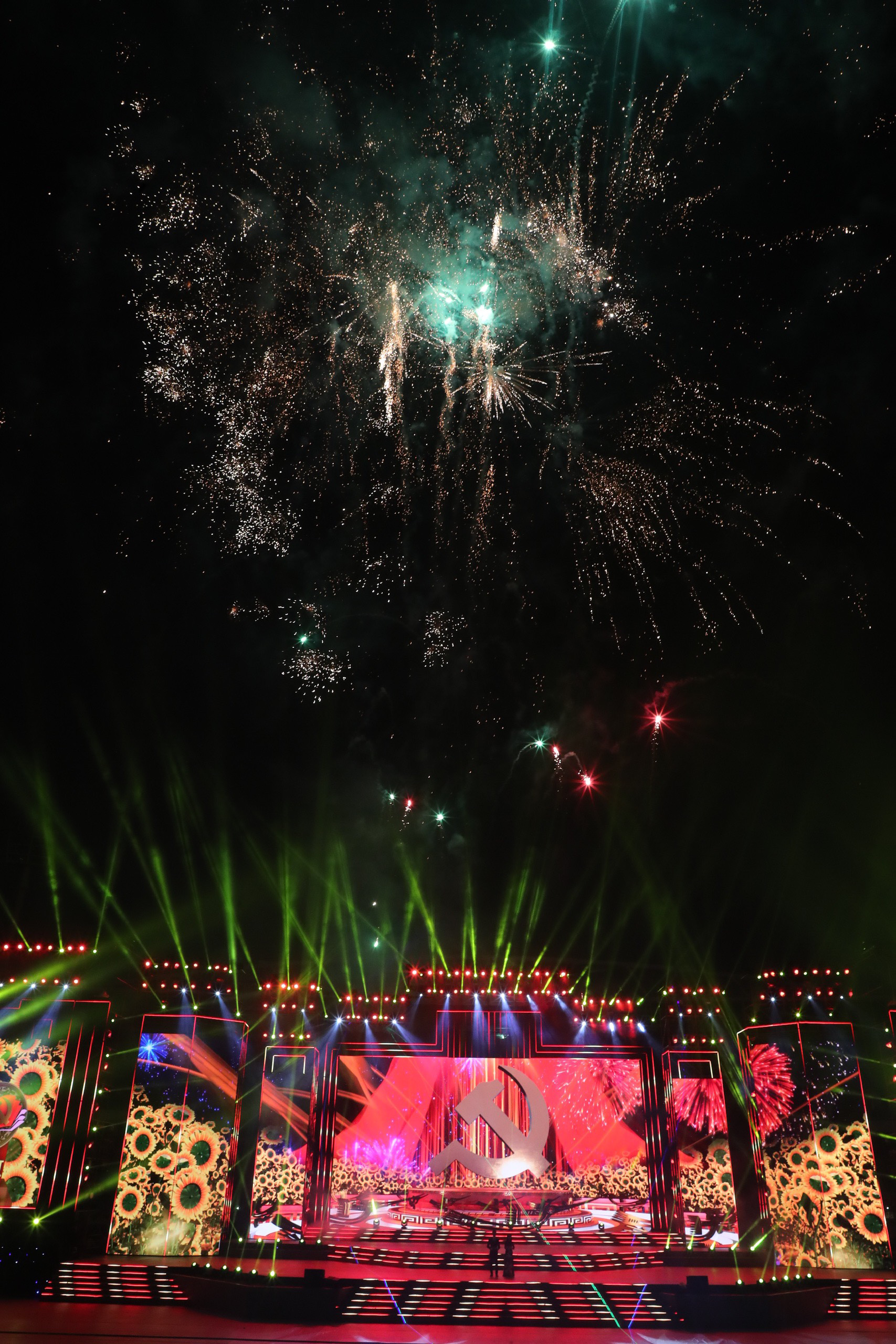A firework display takes place prior to the music show in Hanoi, February 2, 2021. Photo: Nguyen Quang Phuc / Tuoi Tre