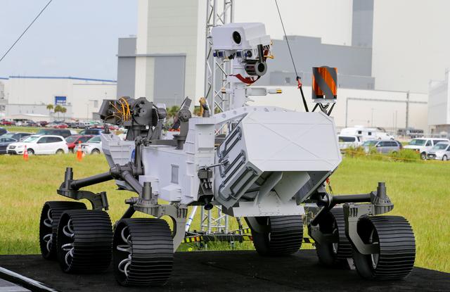 A replica of the Mars 2020 Perseverance Rover is shown during a press conference ahead of the launch of a United Launch Alliance Atlas V rocket carrying the rover, at the Kennedy Space Center in Cape Canaveral, Florida, U.S. July 29, 2020. Photo: Reuters