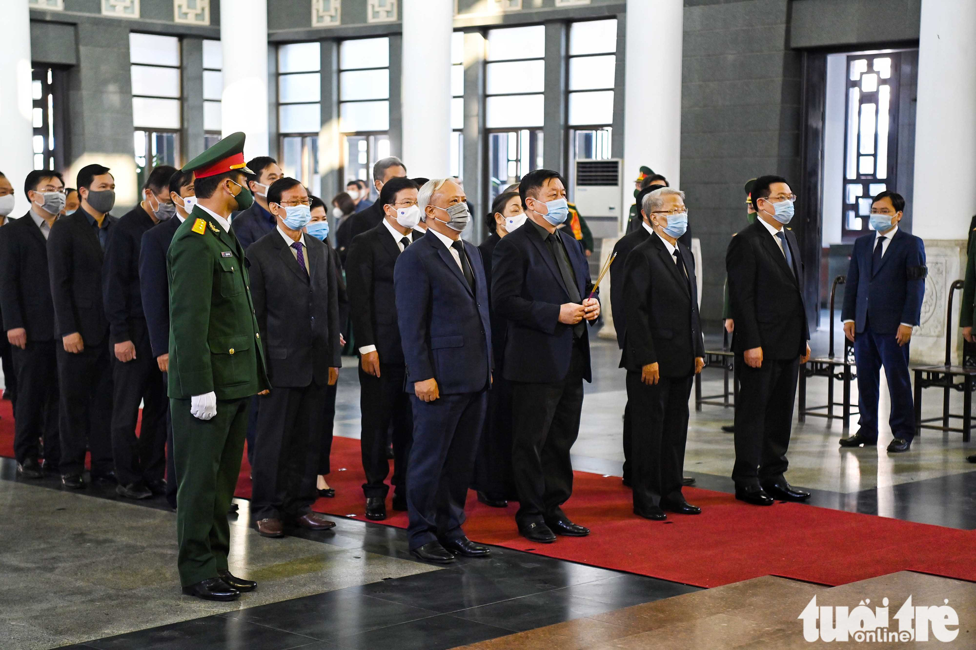 Vietnamese high-ranking officials attend the funeral of former Vietnamese Deputy Prime Minister Truong Vinh Trong in Hanoi, February 21, 2021. Photo: Hoang Phong / Tuoi Tre